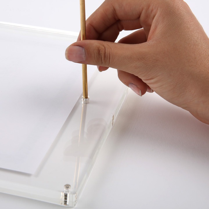 Masa Üstü Pleksi L Çerçeve - Görsel 6